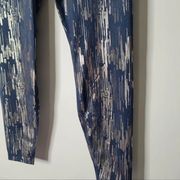 Joylab Women Size M Blue Leggings Silver Metallic Detailing 7/8 Length - NWOT - Picture 3 of 5